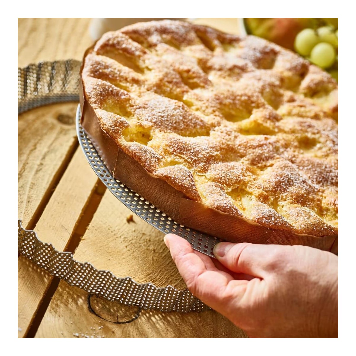 Moule à tarte inox perforé Ø28cm + 2 feuilles de cuisson antiadhésive - 2